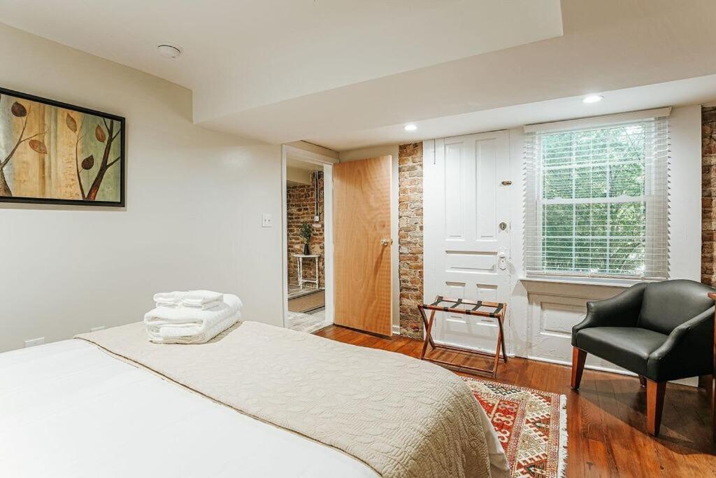 Staunton Underground Apartment Bagian luar foto