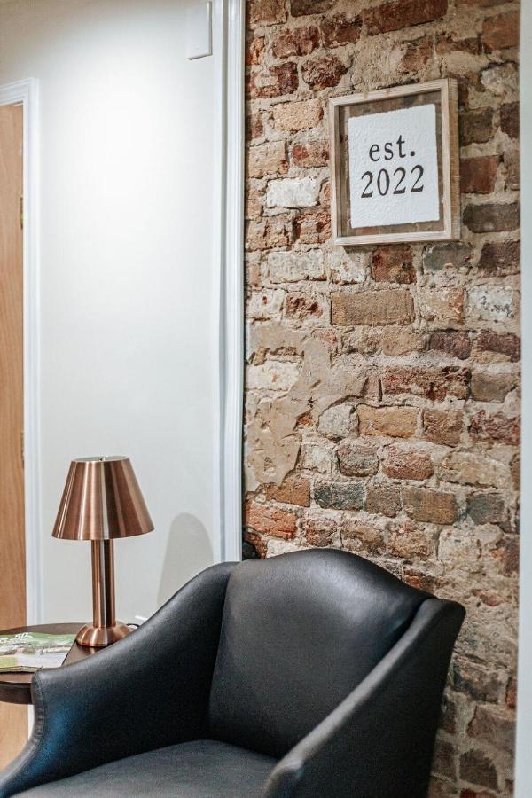 Staunton Underground Apartment Bagian luar foto
