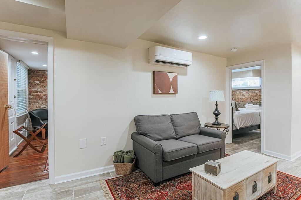 Staunton Underground Apartment Bagian luar foto